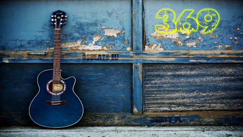 Красивая акустическая гитара