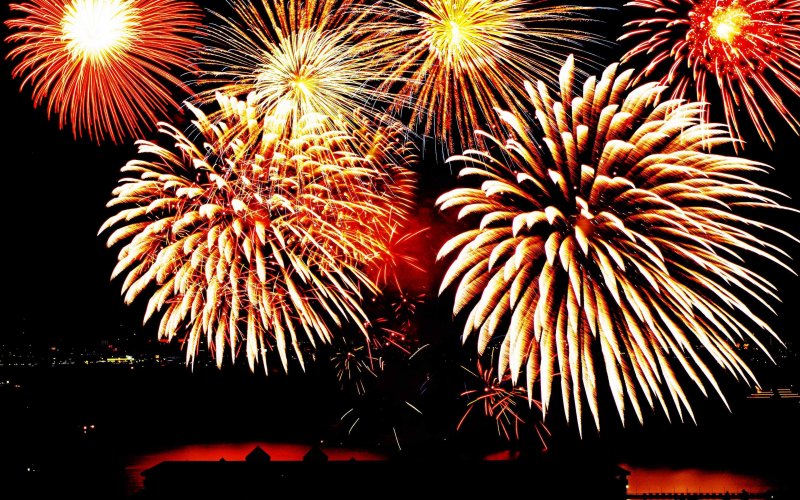 Красивый фейерверк