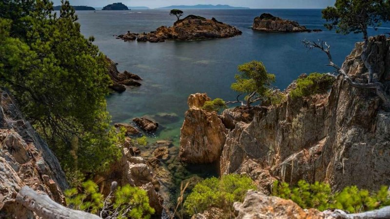 Лазурный берег скалы Франция