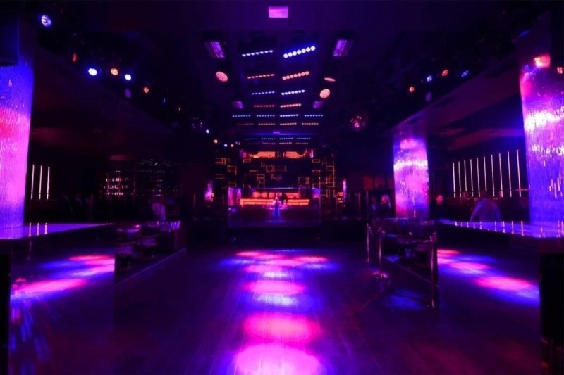 Клуб без людей