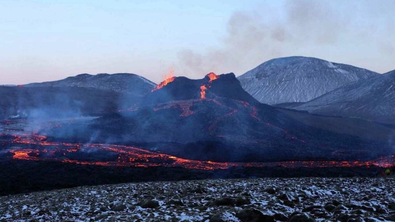 Вулкан Ясур