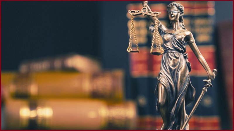 Статуя справедливости Фемида