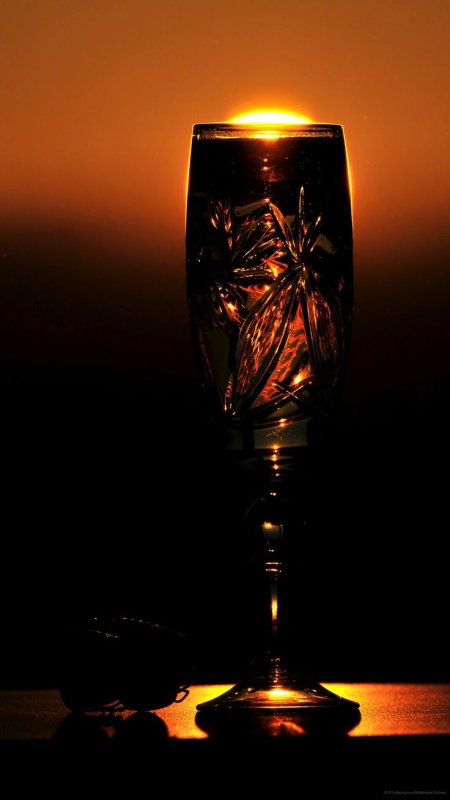 Заставки на телефон бокал