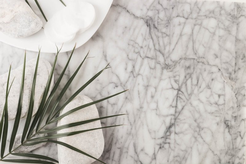 Белый мрамор