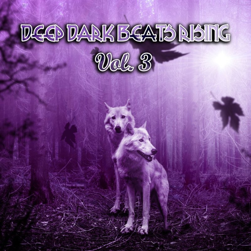 Волк на фоне леса