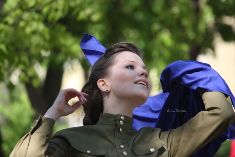 Яна Тамбовская синий платочек