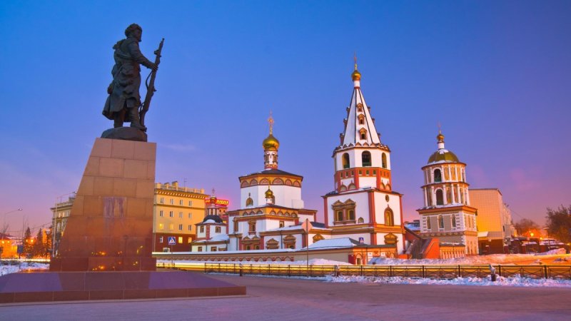 Г. Иркутск. Собор Богоявления, памятник основателям Иркутска.