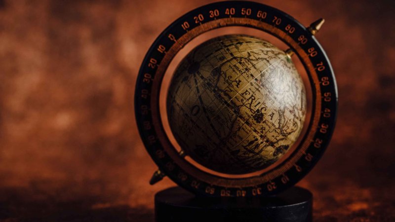 Старинный Глобус