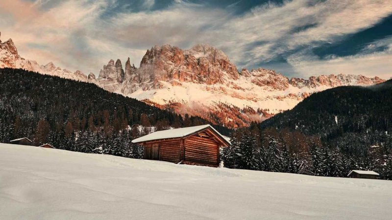 Заснеженные горы