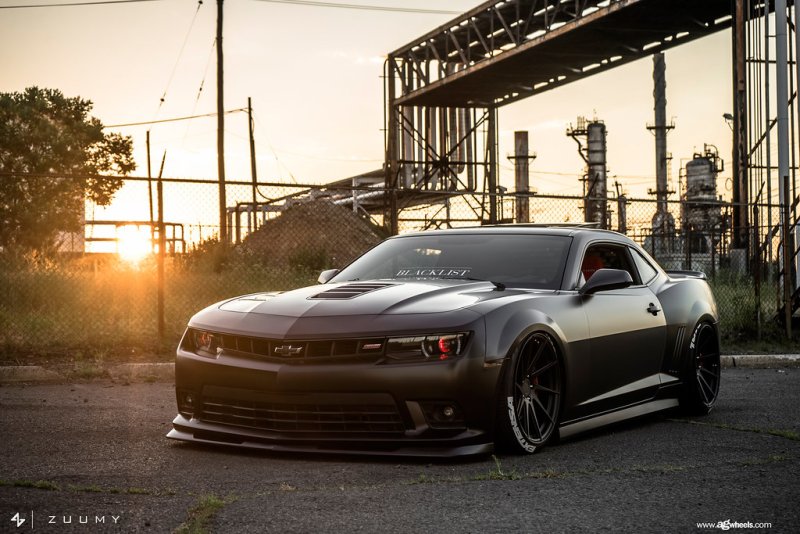 Шевроле Камаро черная