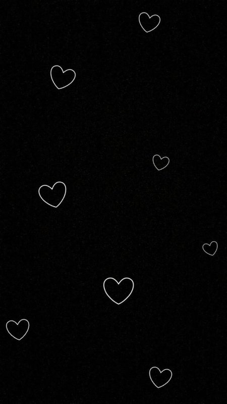 Сердечко на чёрном фоне обои