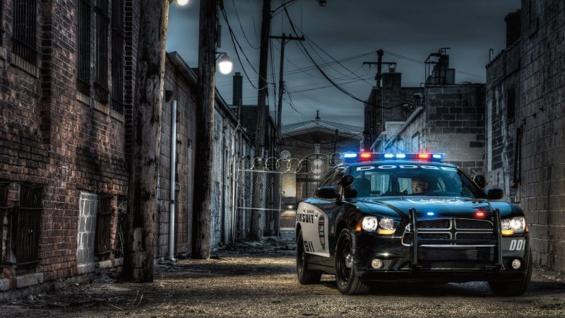 Полицейский Додж Чарджер