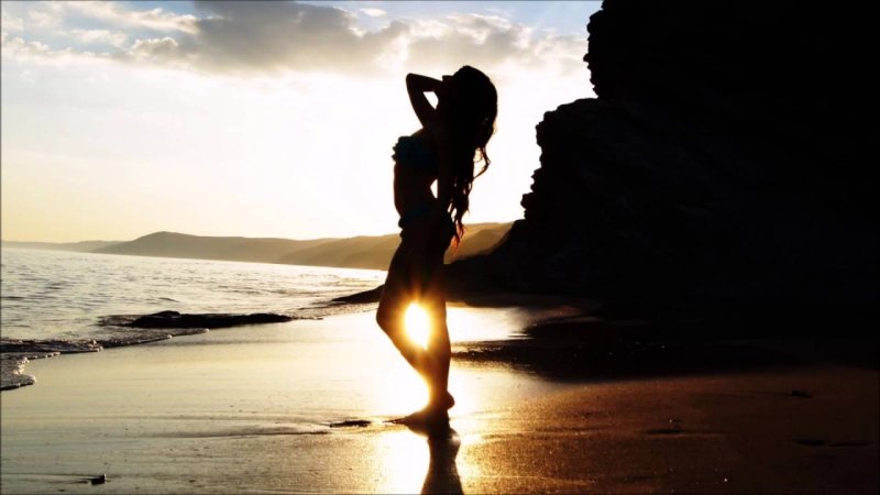 Девушка на закате