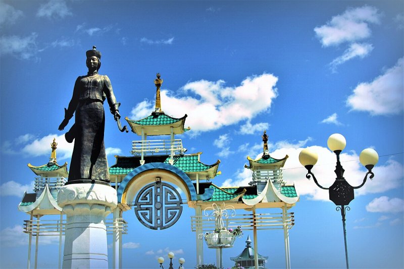 Памятник Бальжин Хатан