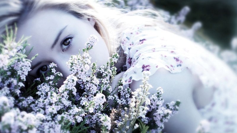 Девушка Весна