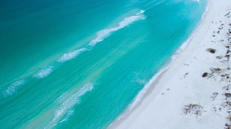 Бирюзовое море