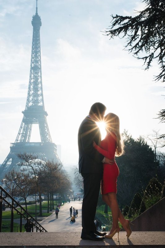 Эйфелева башня в Париже фото