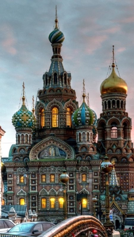 Храм Спаса на крови и собор Василия Блаженного