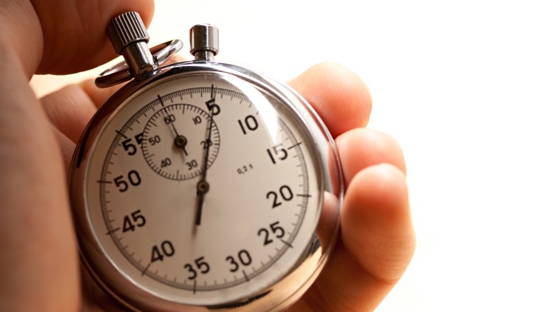 Секундомер в руке