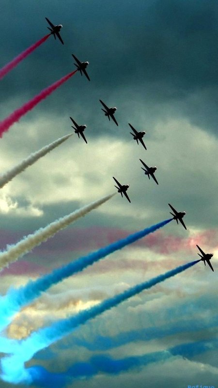 Военные самолеты в небе