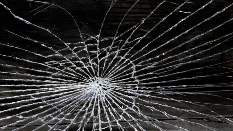 Розбити икран