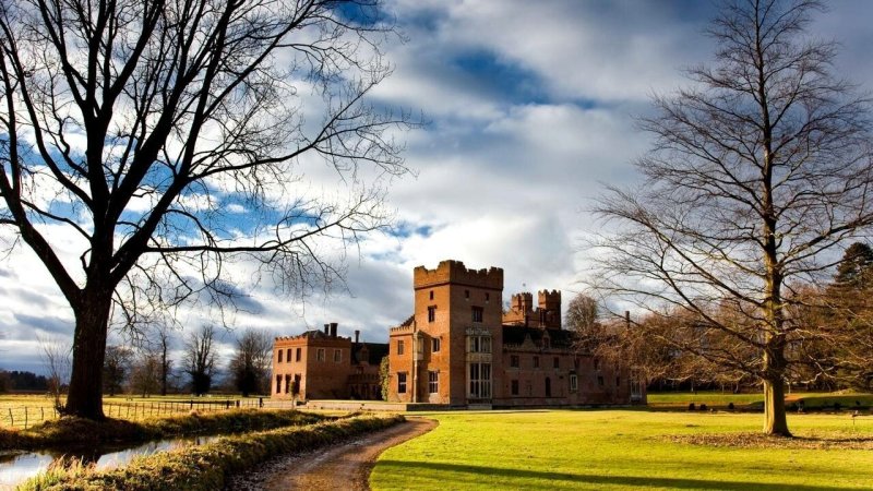 Пейзаж с архитектурой