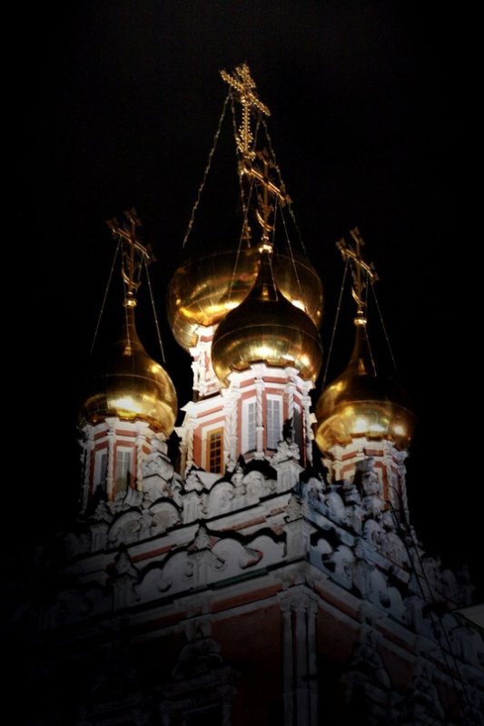 Церковь ночью