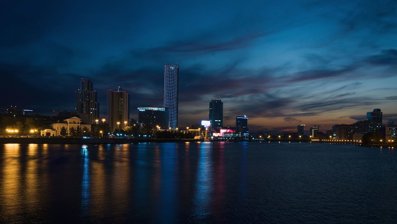 Вечерний город Екатеринбург