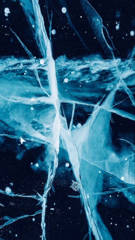 Трещины на льду