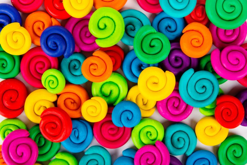 Яркий пластилин