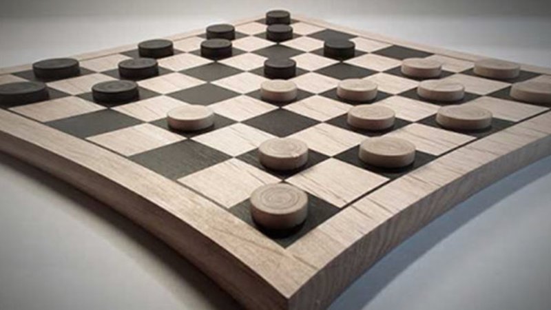 Шахматная доска с шашками