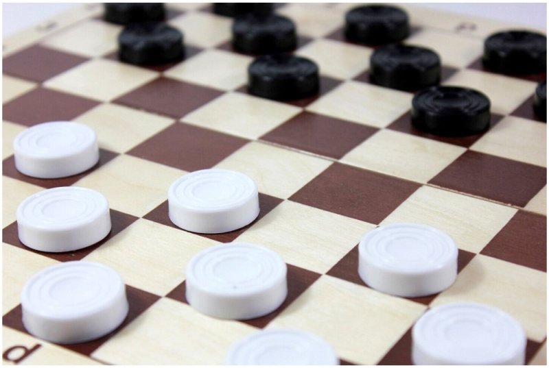 Шашки (в пласт. Коробке)