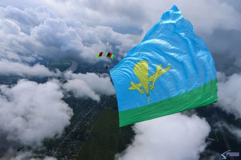 Флаг войск ВДВ