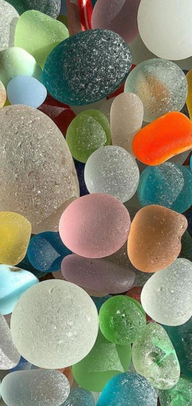 Разноцветные камешки