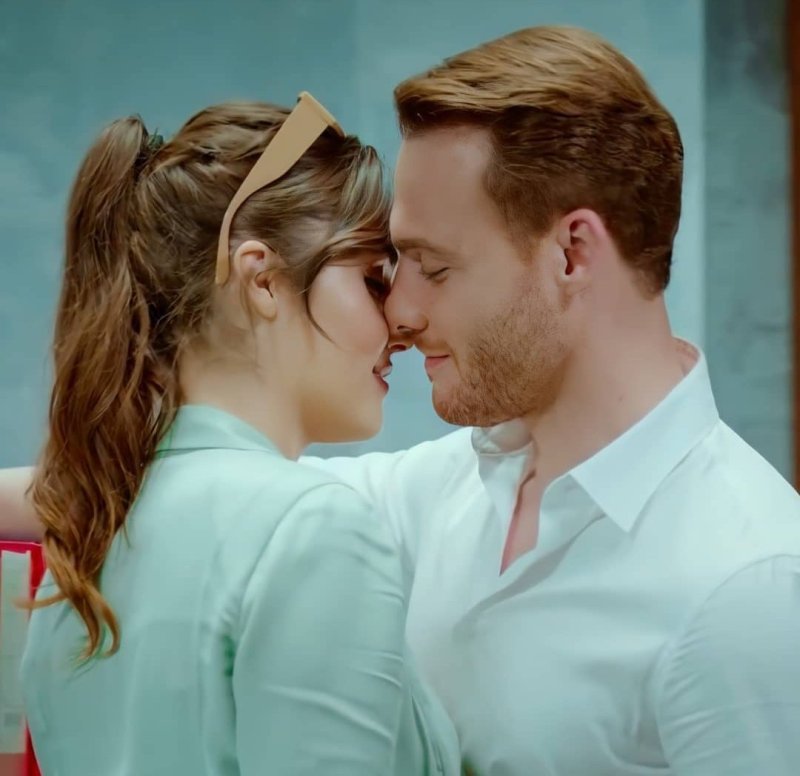 Эда Йылдыз и Керем Бурсин