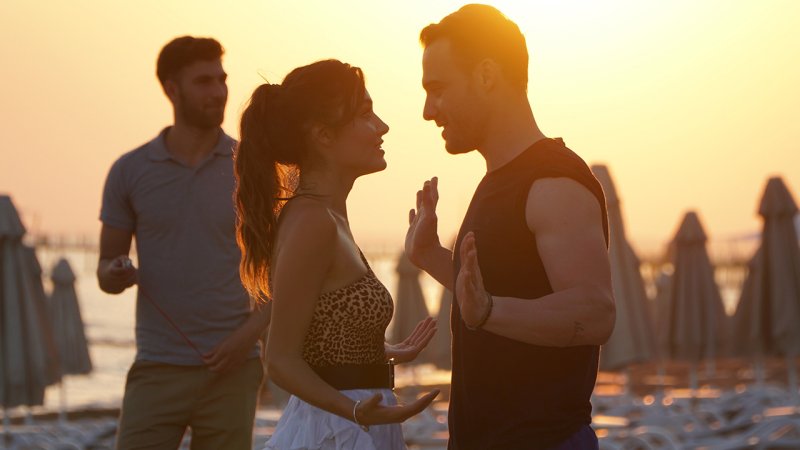 Сериал Постучись в мою дверь Серкан