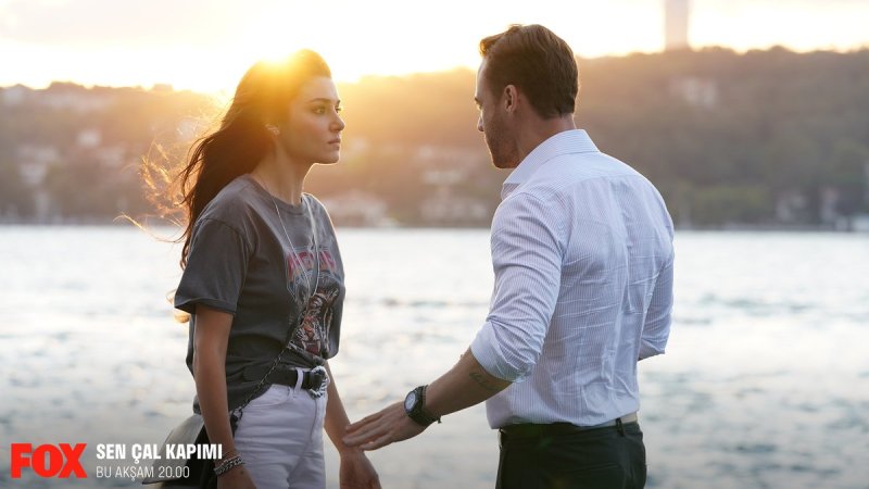 Эда и Серкан поцелуй