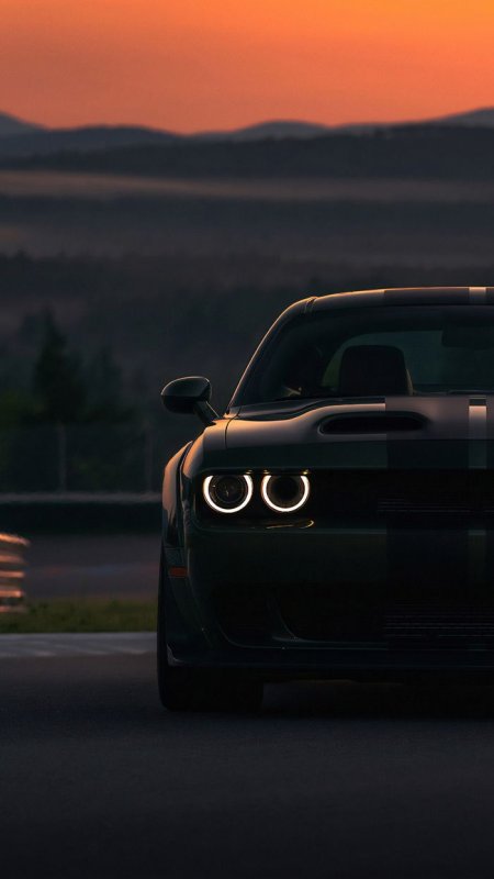 Dodge Challenger Hellcat на айфон