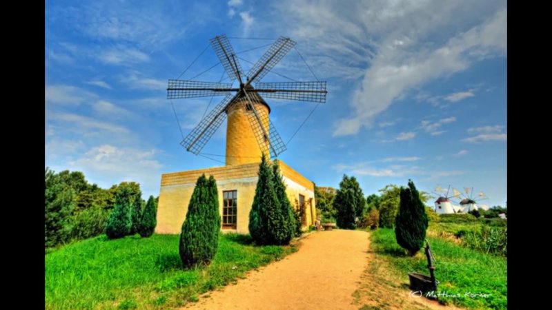 Красивая мельница