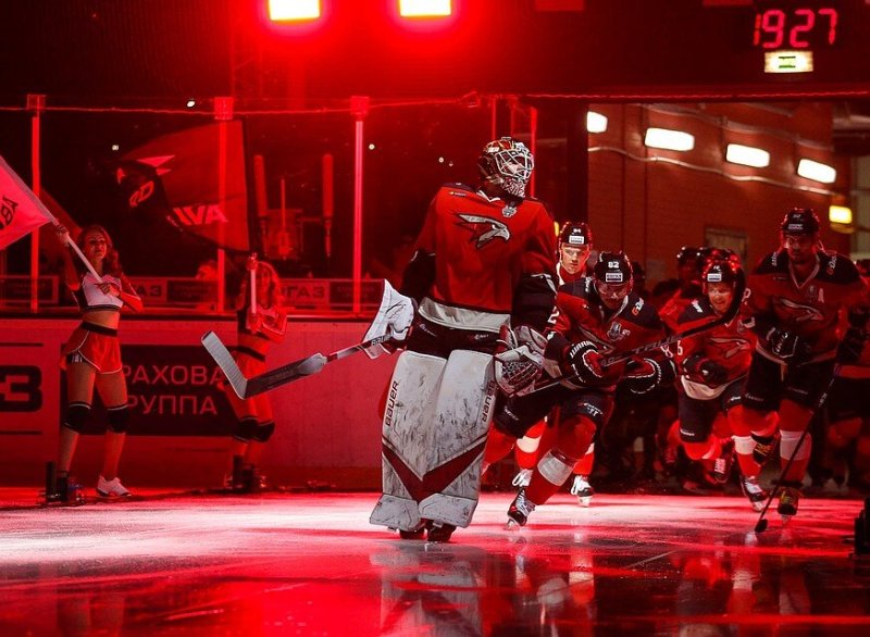 Хоккейная команда Авангард