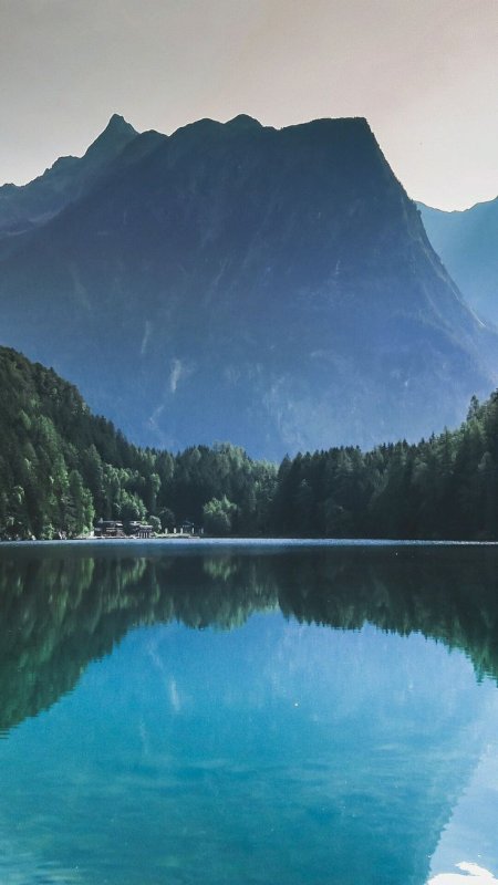 Озеро в горах