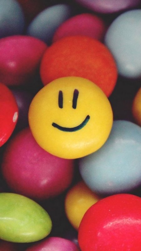 Заставки на телефон смайлики
