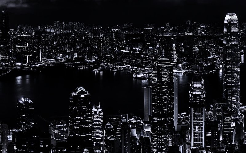 Город на черном фоне