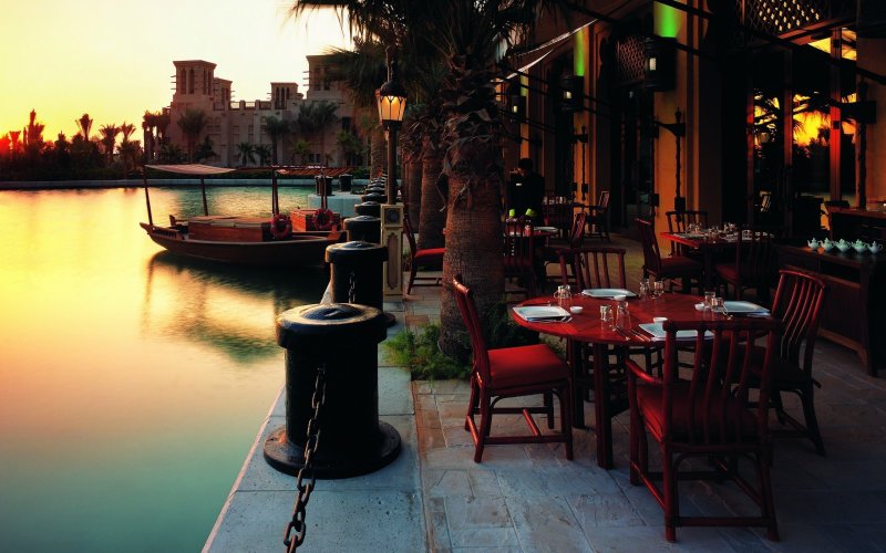 Уличное кафе