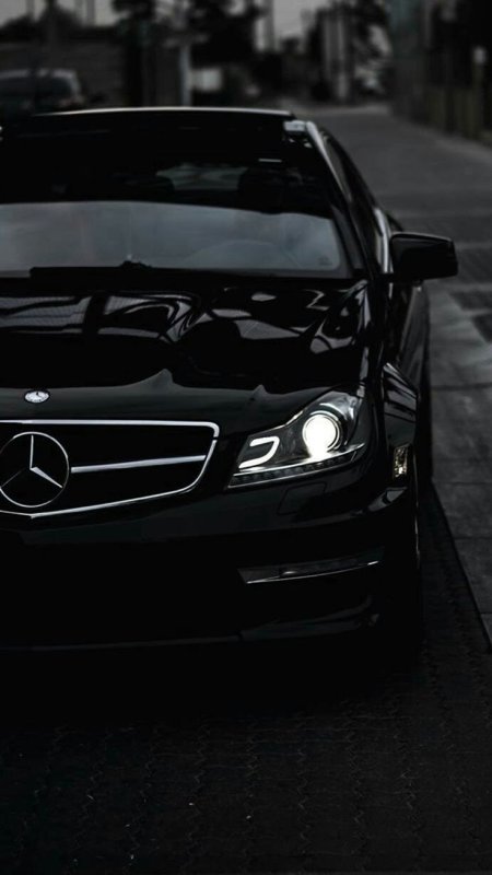 Мерседес е63 АМГ В темноте