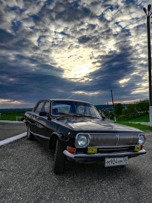 Волга ГАЗ 3102 черная