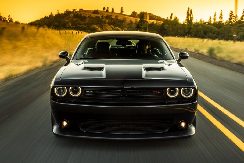 Dodge Challenger srt 2015