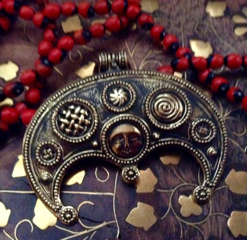 Оберег Лунница трехрогая