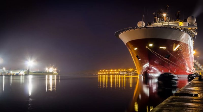 Пристань с кораблями