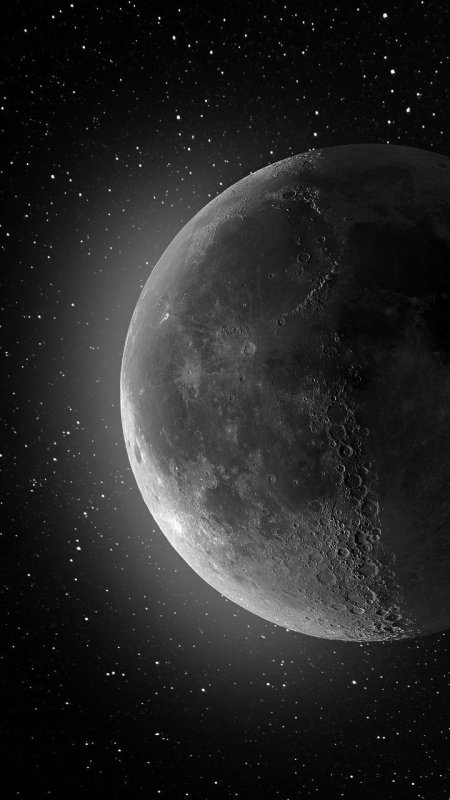 Луна в космосе